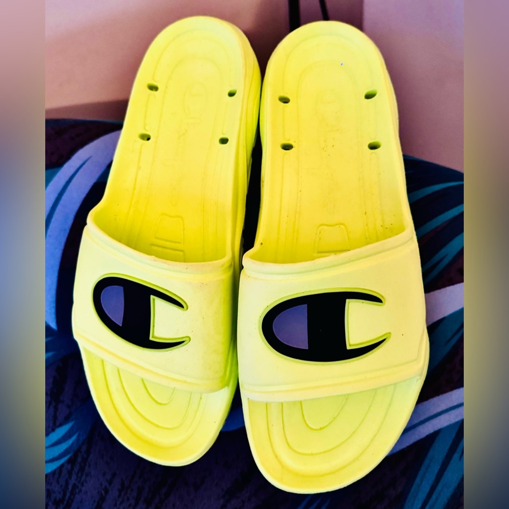 Champion Bright neon yellow hydro C Slide Sandals - size 11